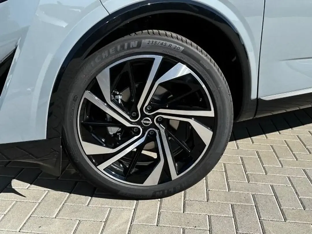 Nissan Qashqai - Thumbnail 4
