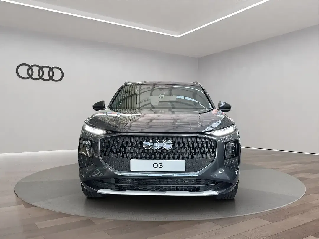 Audi Q3 - Thumbnail 3