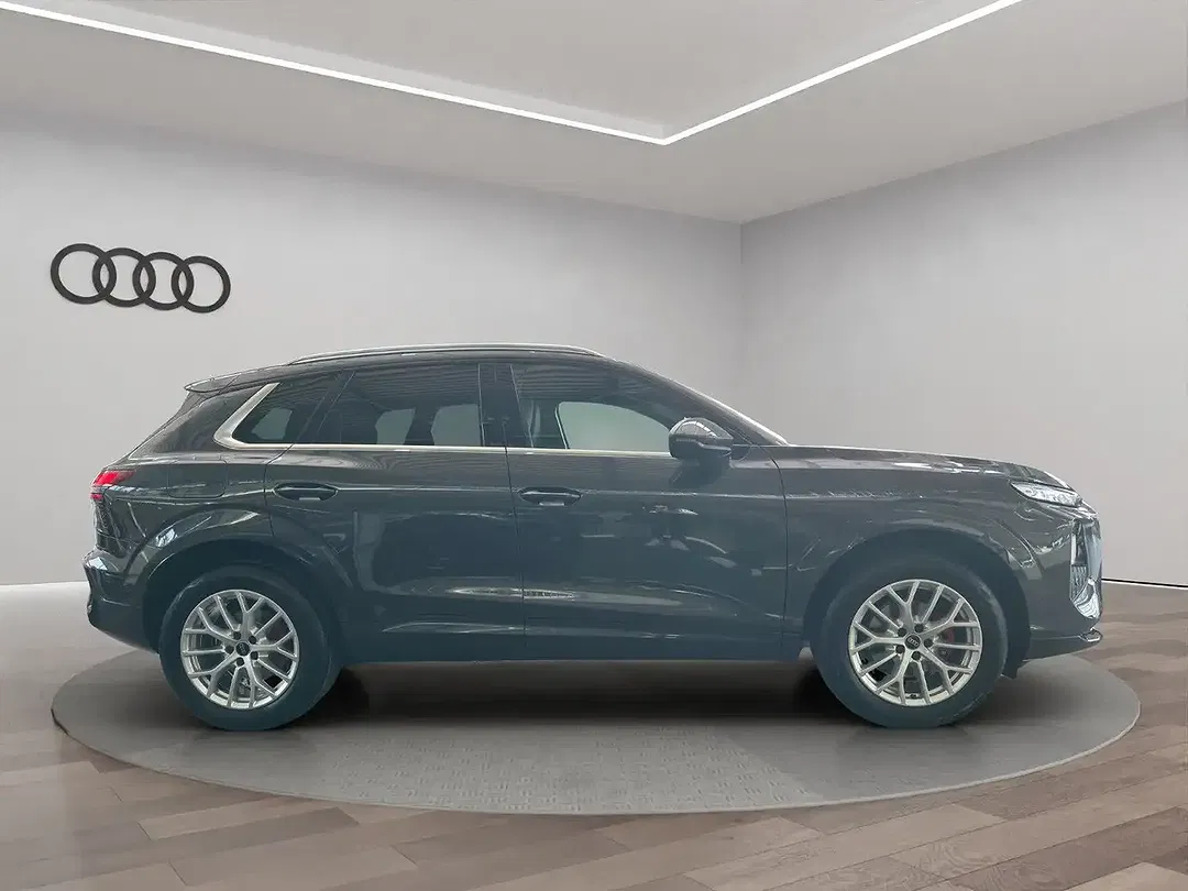 Audi Q3 - Thumbnail 5