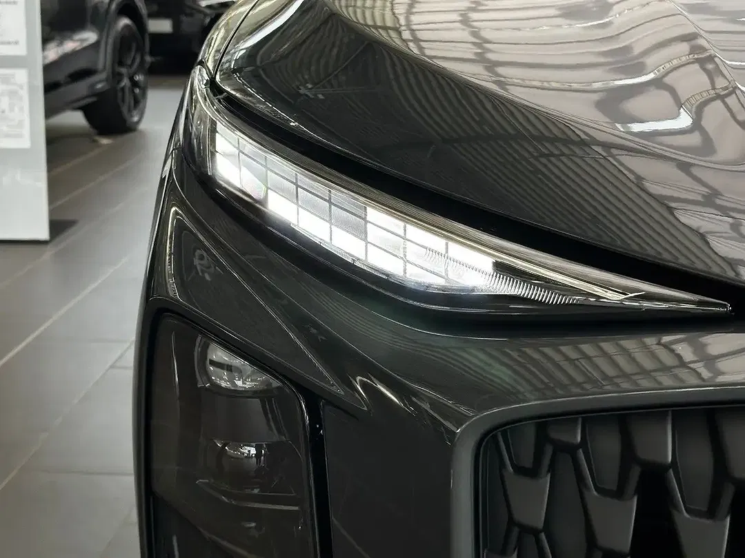 Audi Q3 - Thumbnail 9