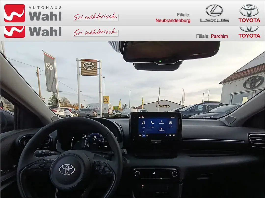 Toyota Yaris - Thumbnail 10