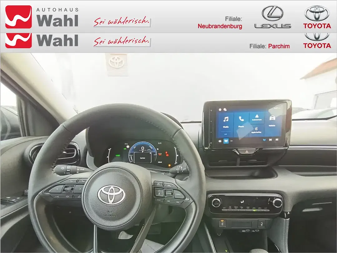 Toyota Yaris - Thumbnail 11