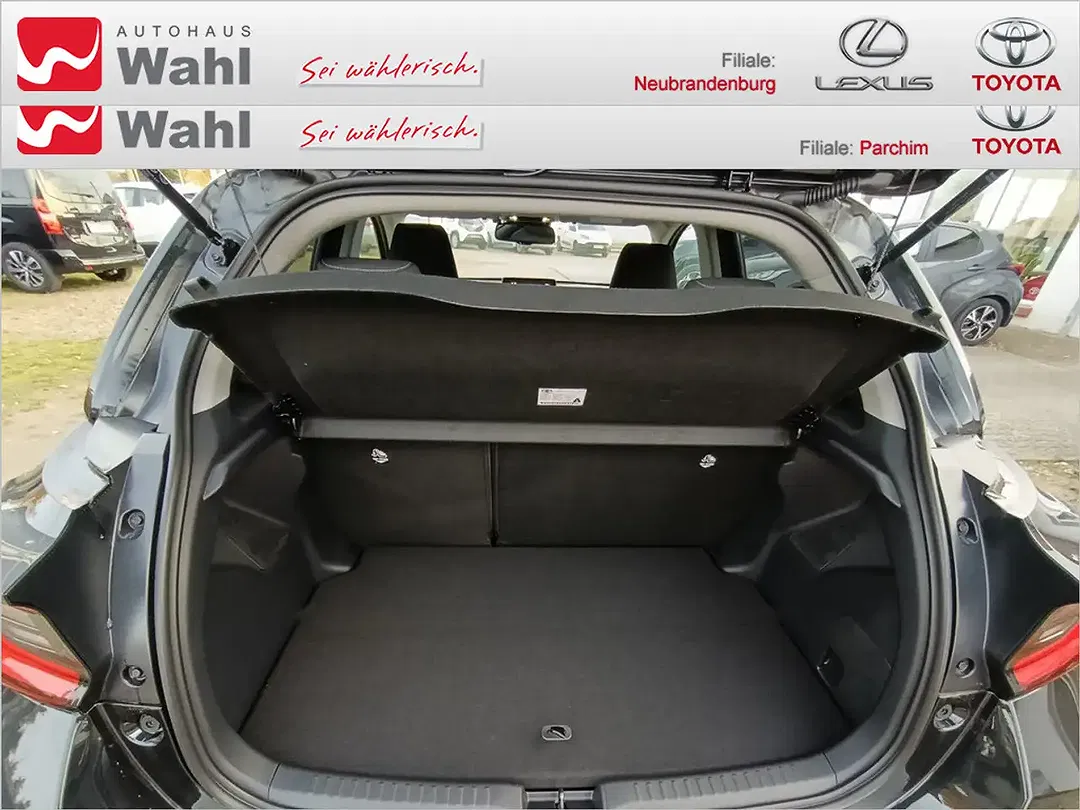 Toyota Yaris - Thumbnail 12