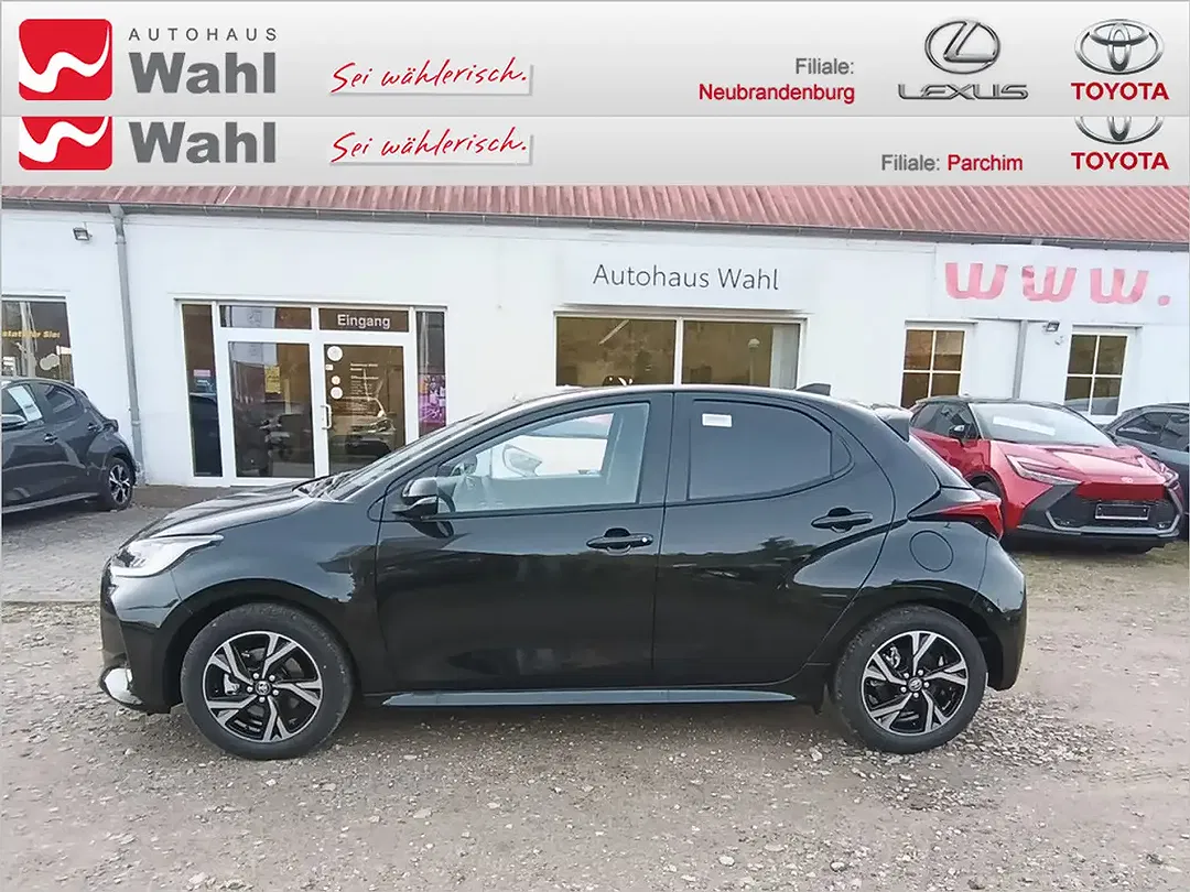 Toyota Yaris - Thumbnail 3