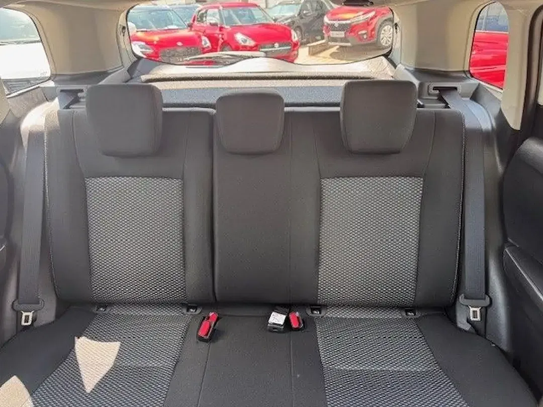 Suzuki Vitara - Thumbnail 11