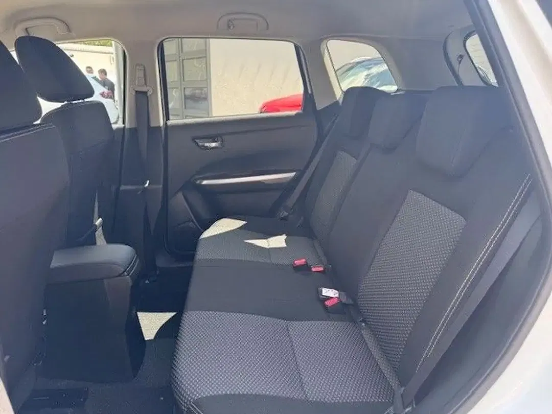 Suzuki Vitara - Thumbnail 13