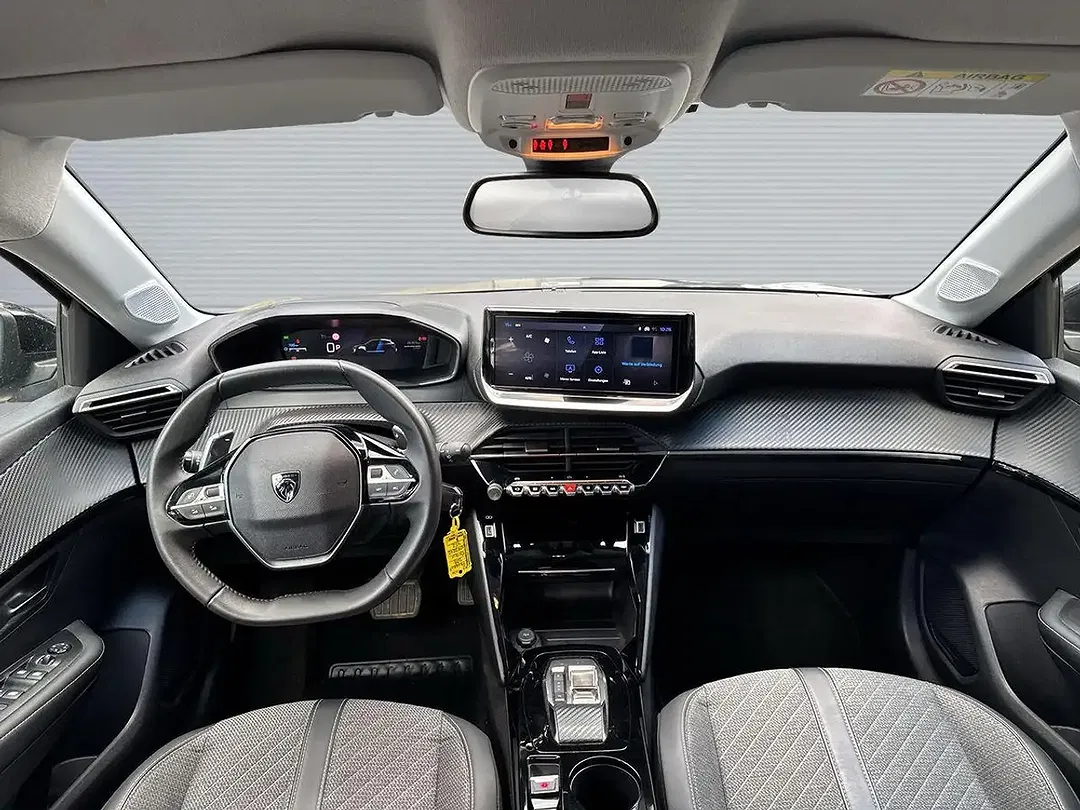 Peugeot 208 - Thumbnail 10