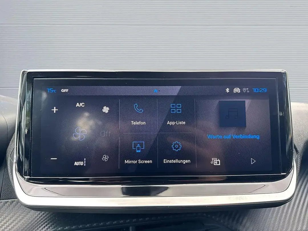 Peugeot 208 - Thumbnail 13