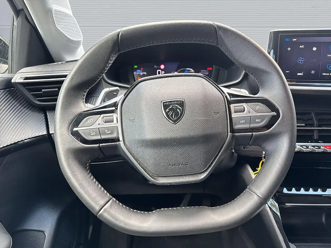Peugeot 208 - Thumbnail 15