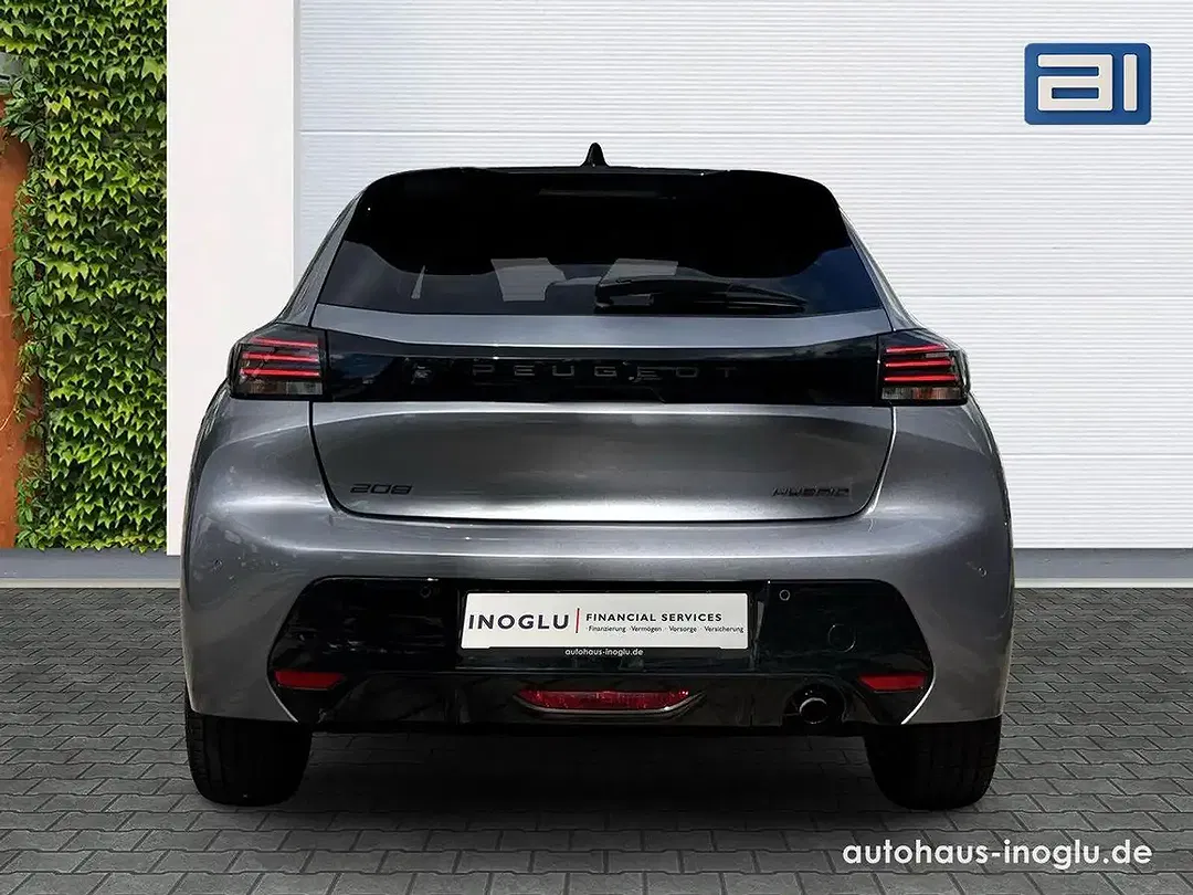 Peugeot 208 - Thumbnail 4