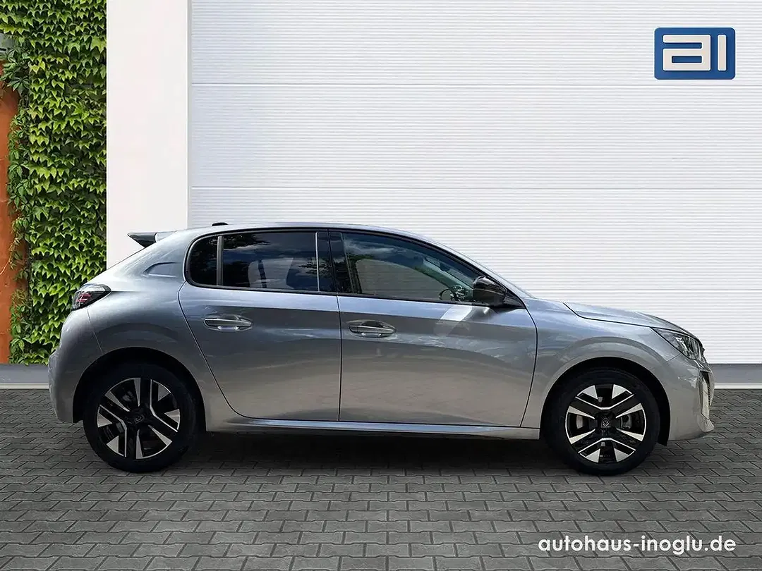 Peugeot 208 - Thumbnail 8