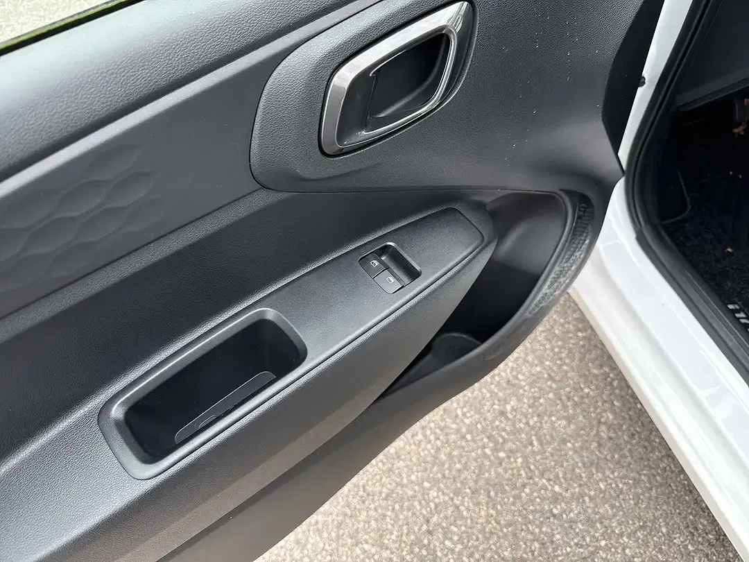 Hyundai i10 - Thumbnail 12