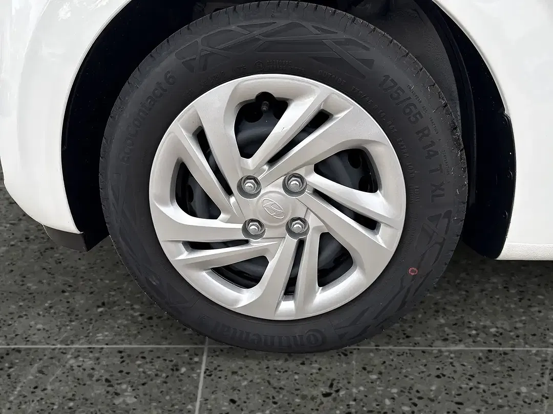 Hyundai i10 - Thumbnail 6