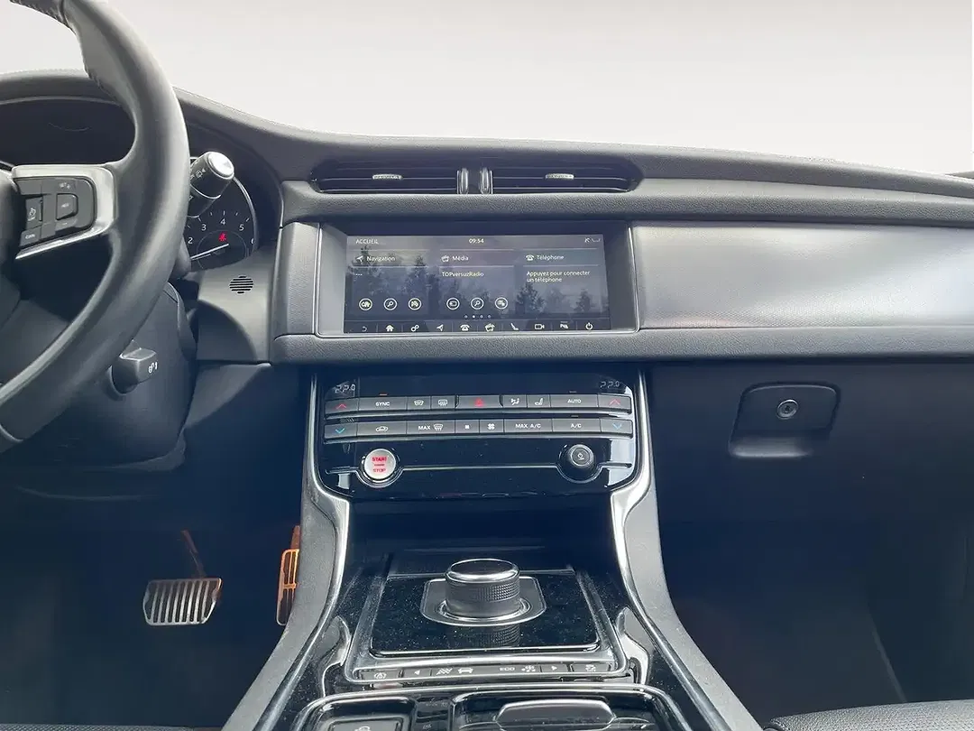 Jaguar XF - Thumbnail 14