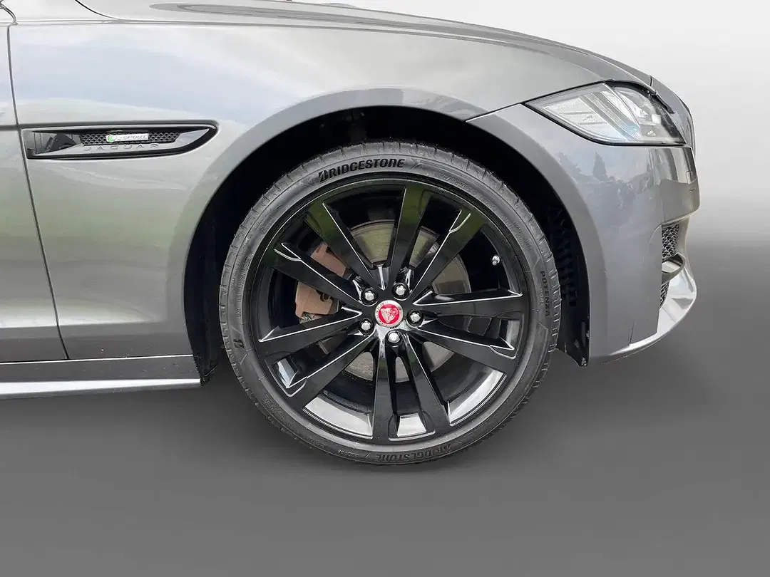 Jaguar XF - Thumbnail 9