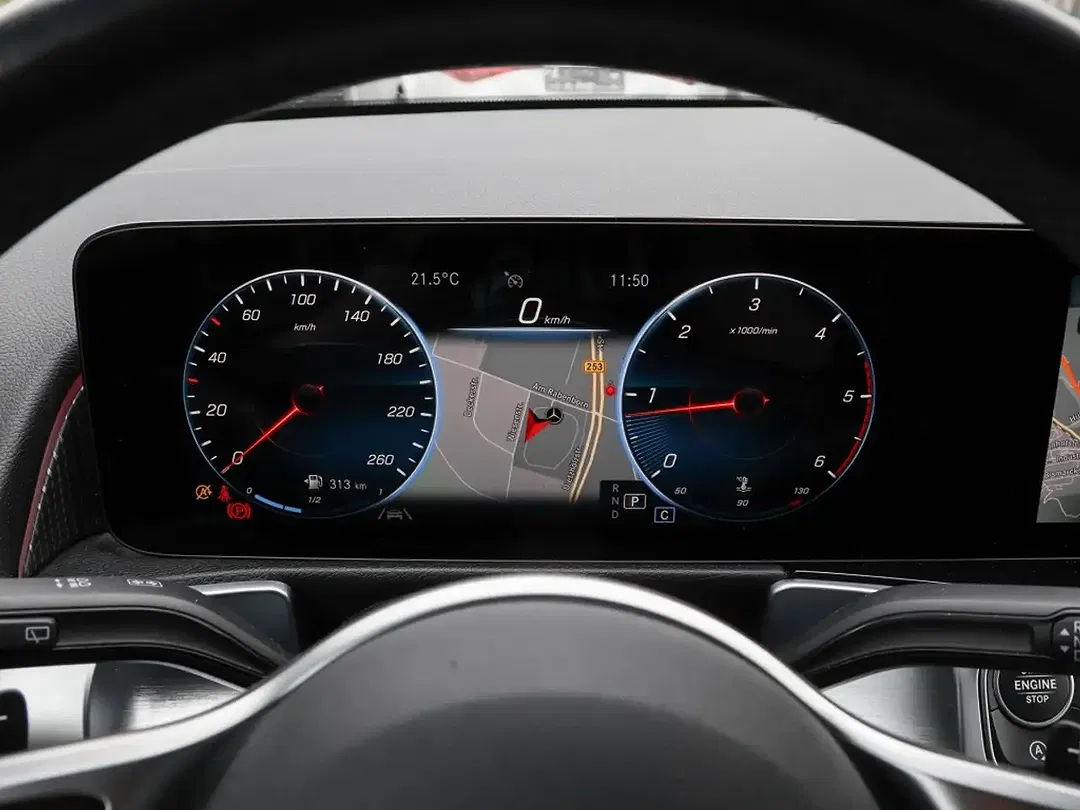 Mercedes-Benz GLB 220 - Thumbnail 13