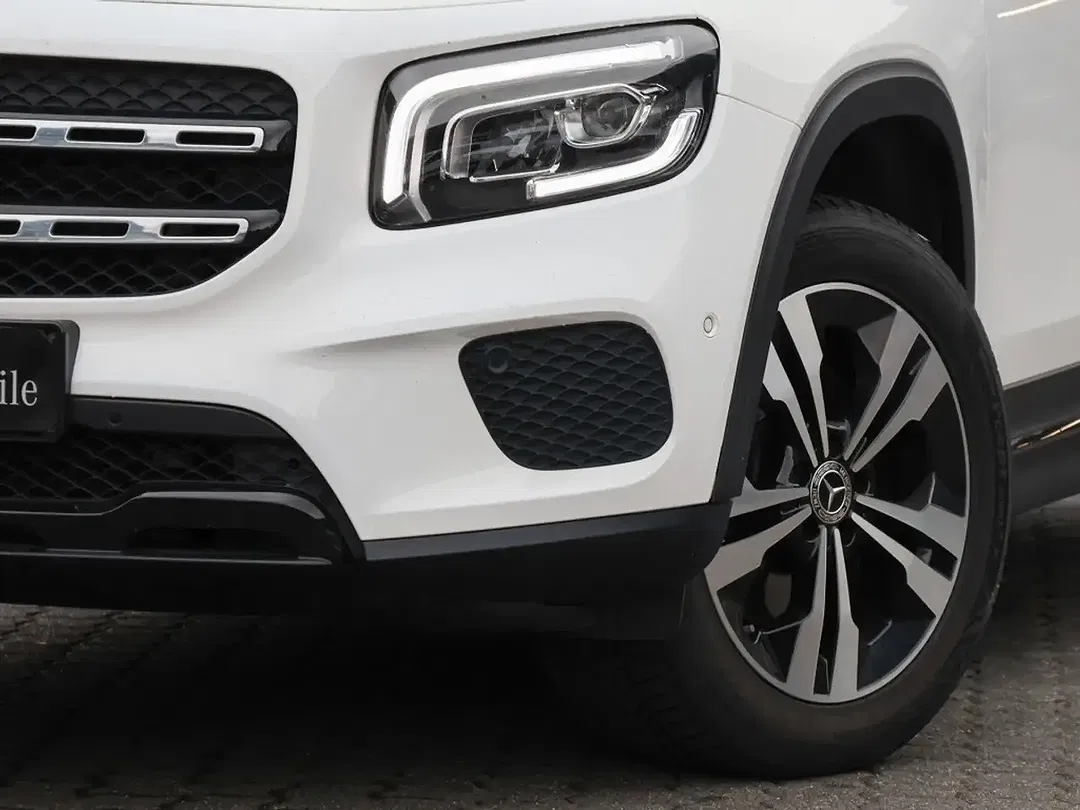 Mercedes-Benz GLB 220 - Thumbnail 5