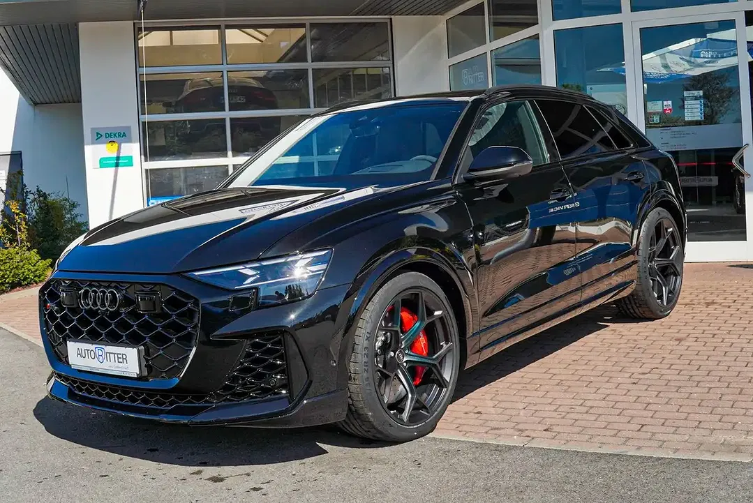 Audi RS Q8 - Thumbnail 3