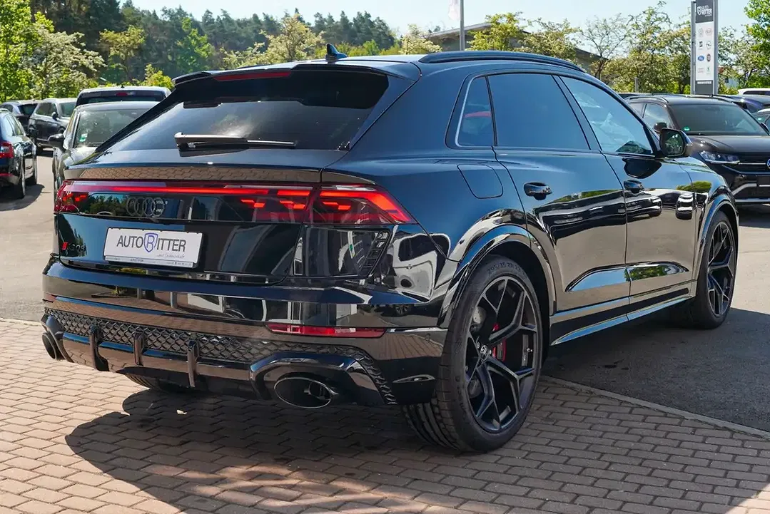 Audi RS Q8 - Thumbnail 4