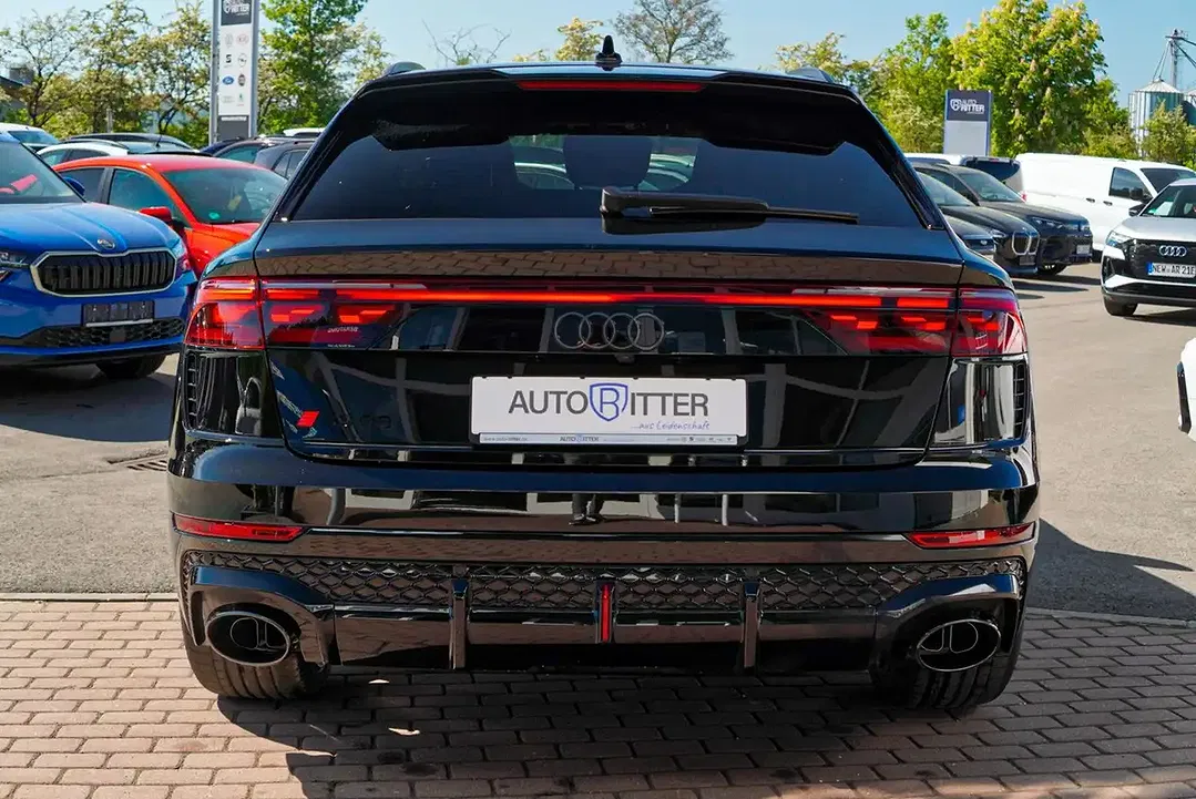 Audi RS Q8 - Thumbnail 5