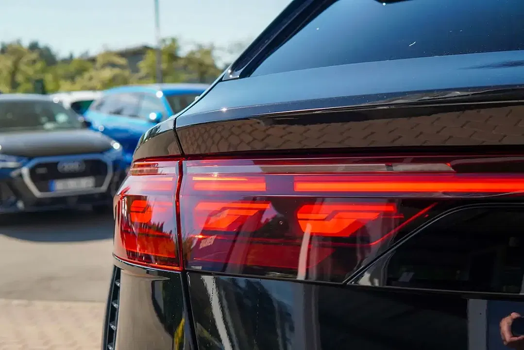 Audi RS Q8 - Thumbnail 9