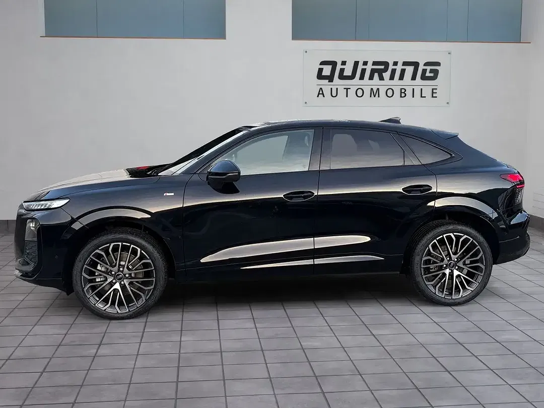 Audi Q3 - Thumbnail 3