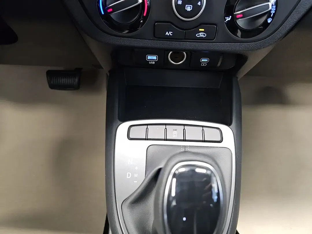 Hyundai i10 - Thumbnail 11
