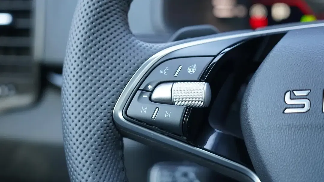 Skoda Karoq - Thumbnail 8