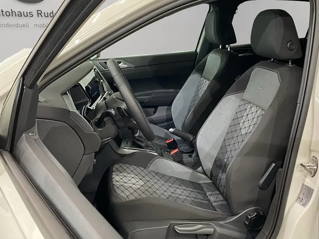 Volkswagen Polo - Thumbnail 4