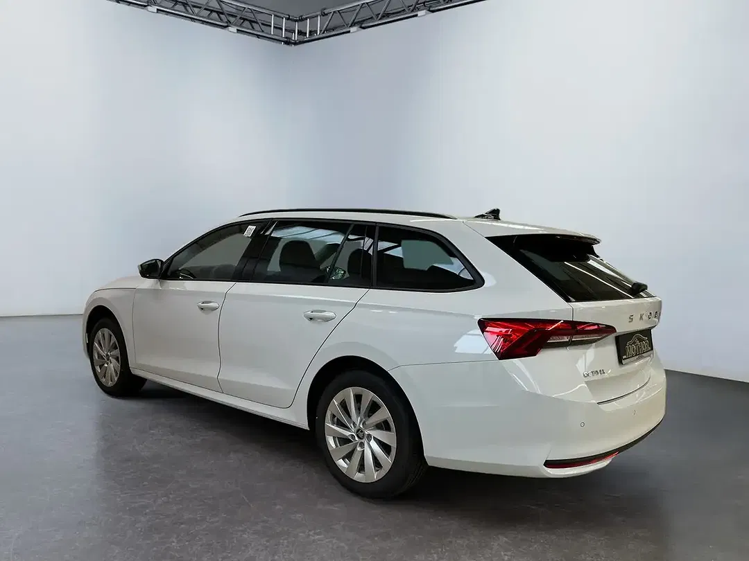 Skoda Octavia - Thumbnail 3