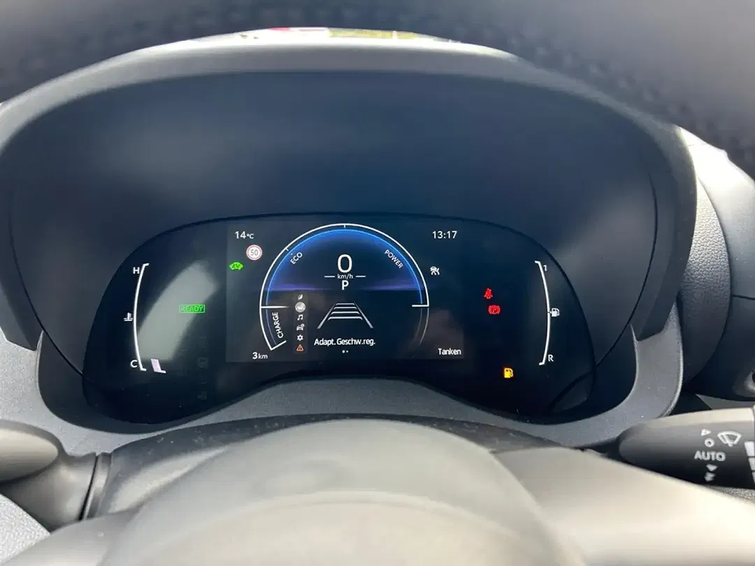 Toyota Yaris - Thumbnail 15