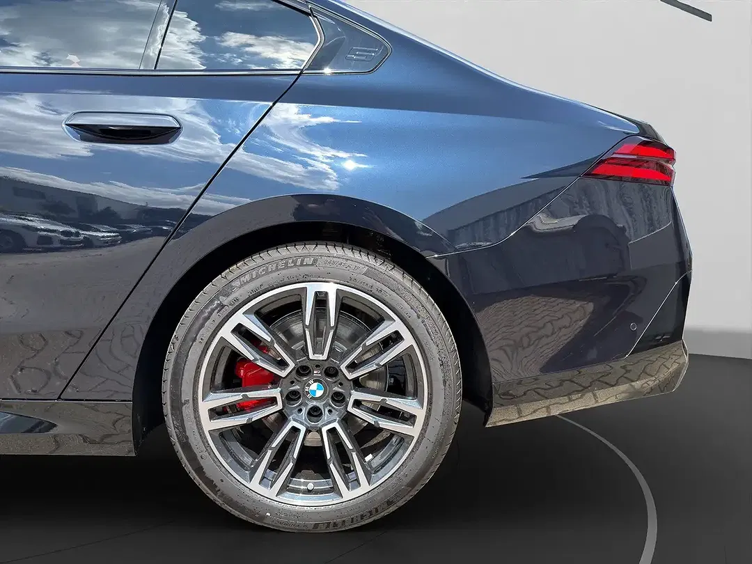 BMW 520 - Thumbnail 12