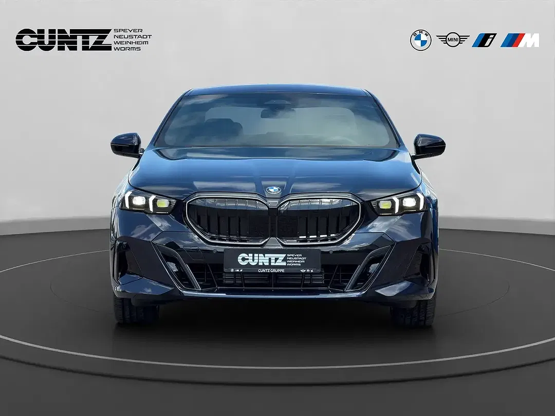 BMW 520 - Thumbnail 2