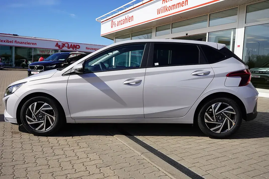 Hyundai i20 - Thumbnail 2