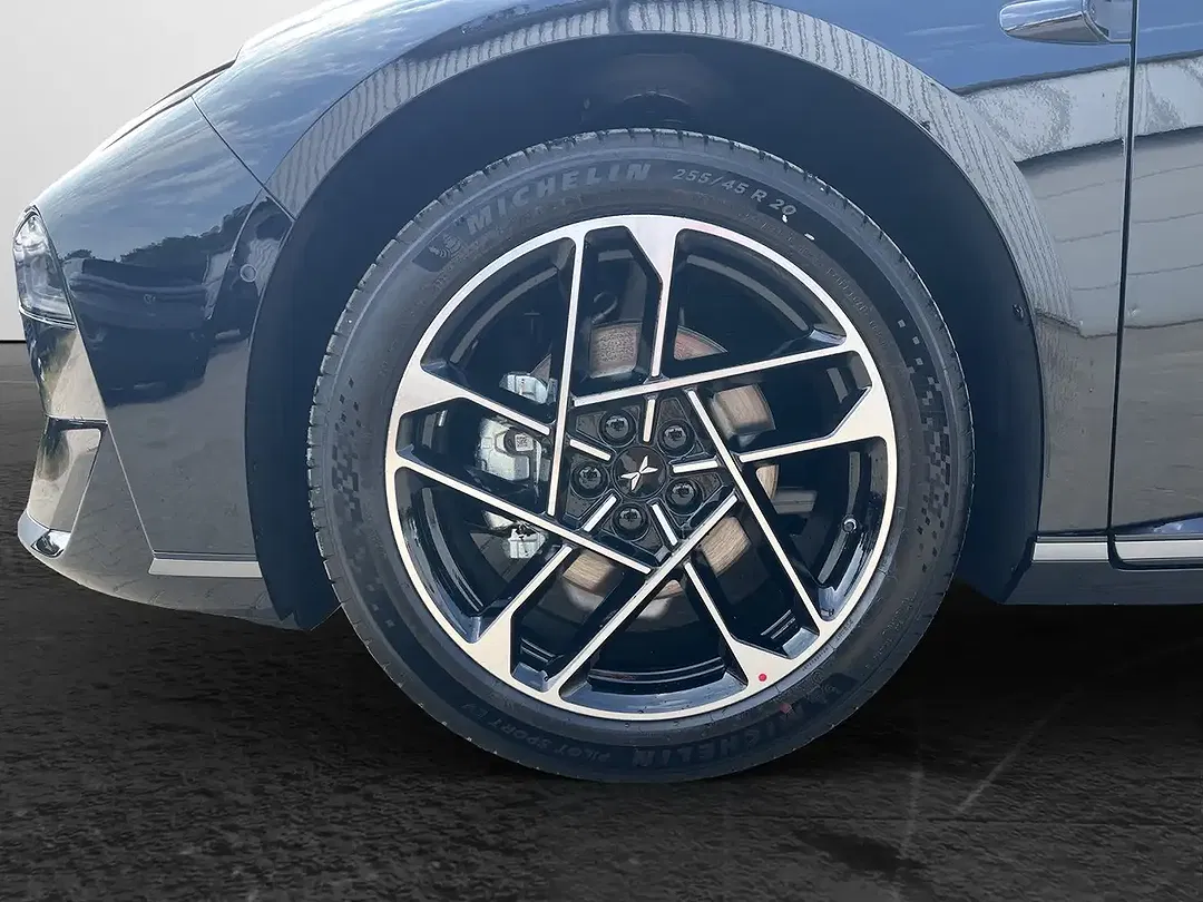 Xpeng P7 - Thumbnail 4