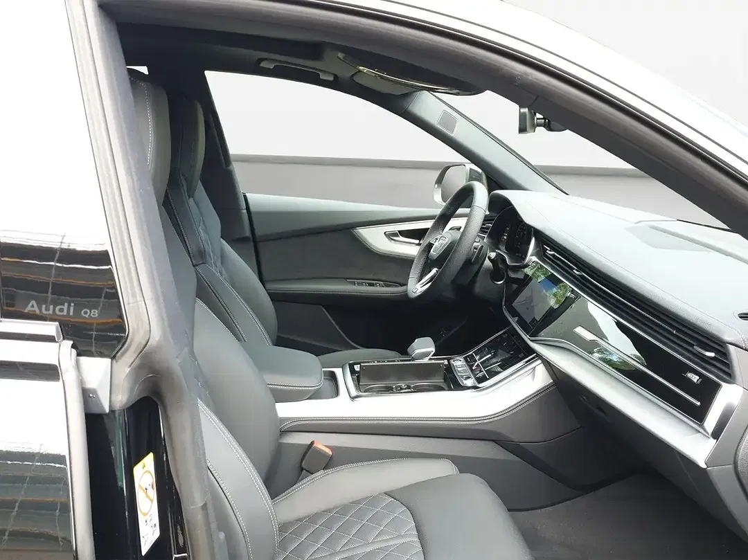 Audi Q8 - Thumbnail 3