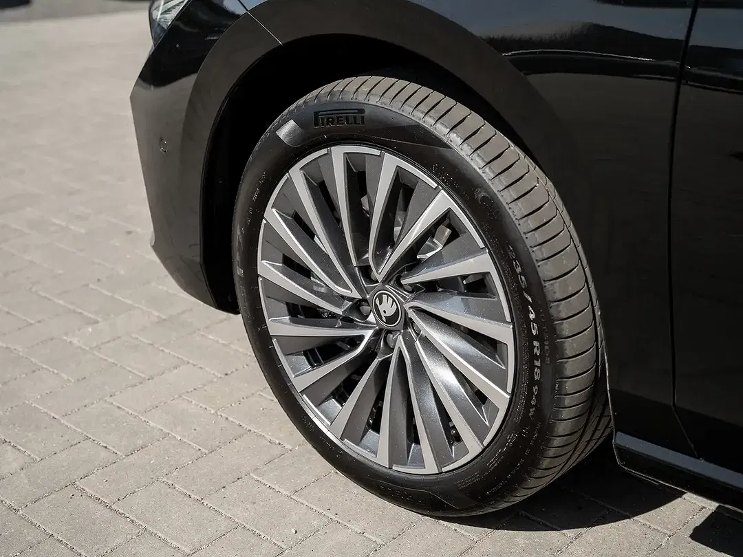 Skoda Superb - Thumbnail 5