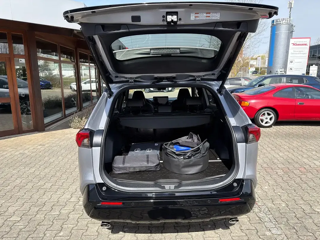 Toyota RAV 4 - Thumbnail 10