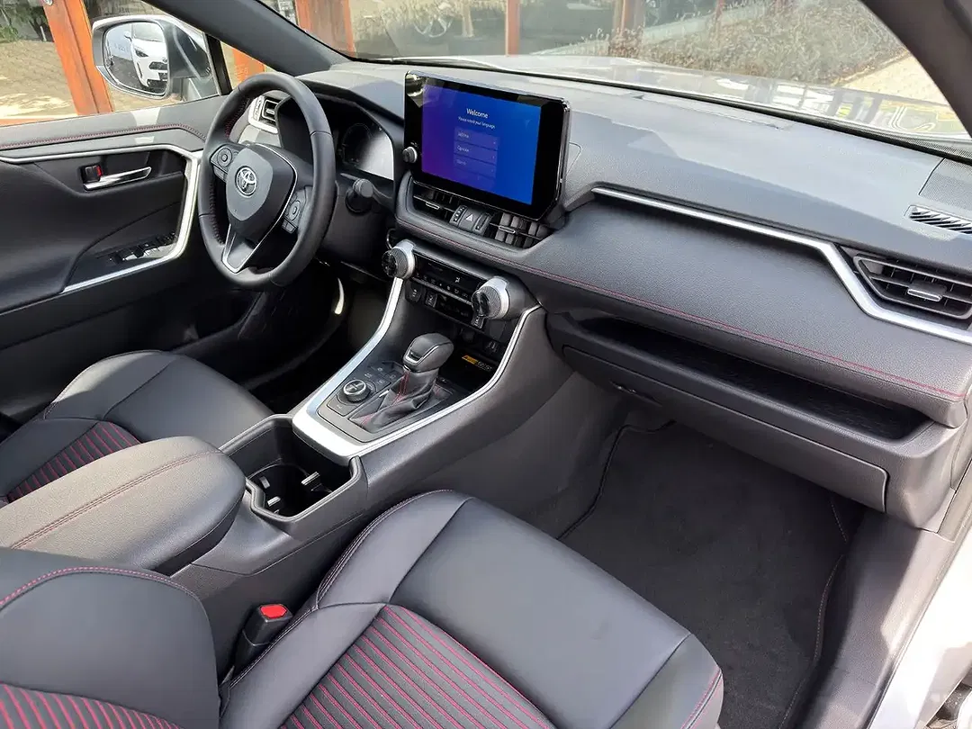 Toyota RAV 4 - Thumbnail 6