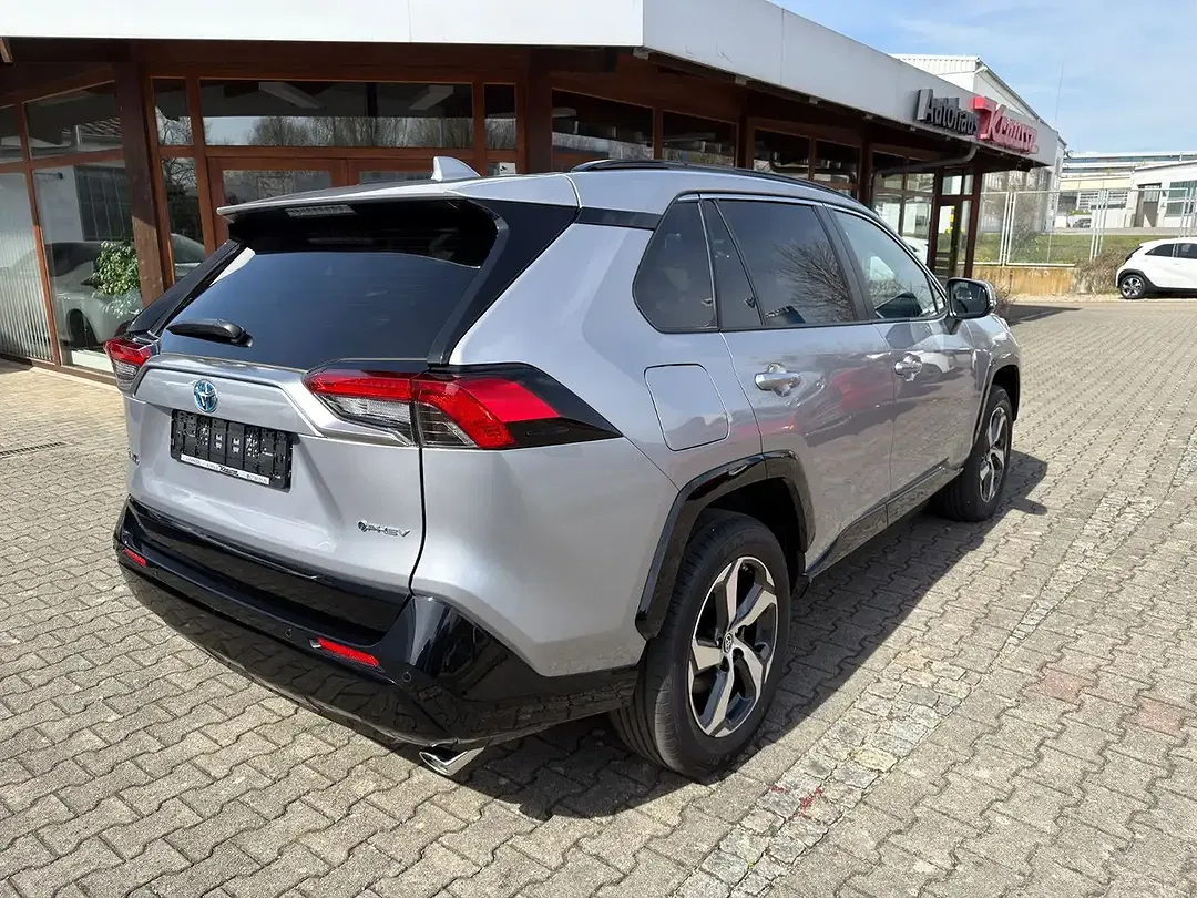 Toyota RAV 4 - Thumbnail 8