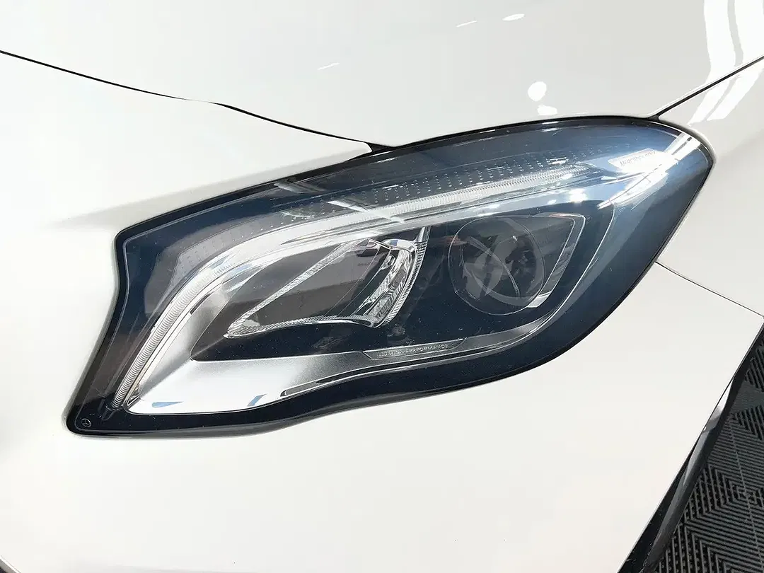 Mercedes-Benz GLA 180 - Thumbnail 11
