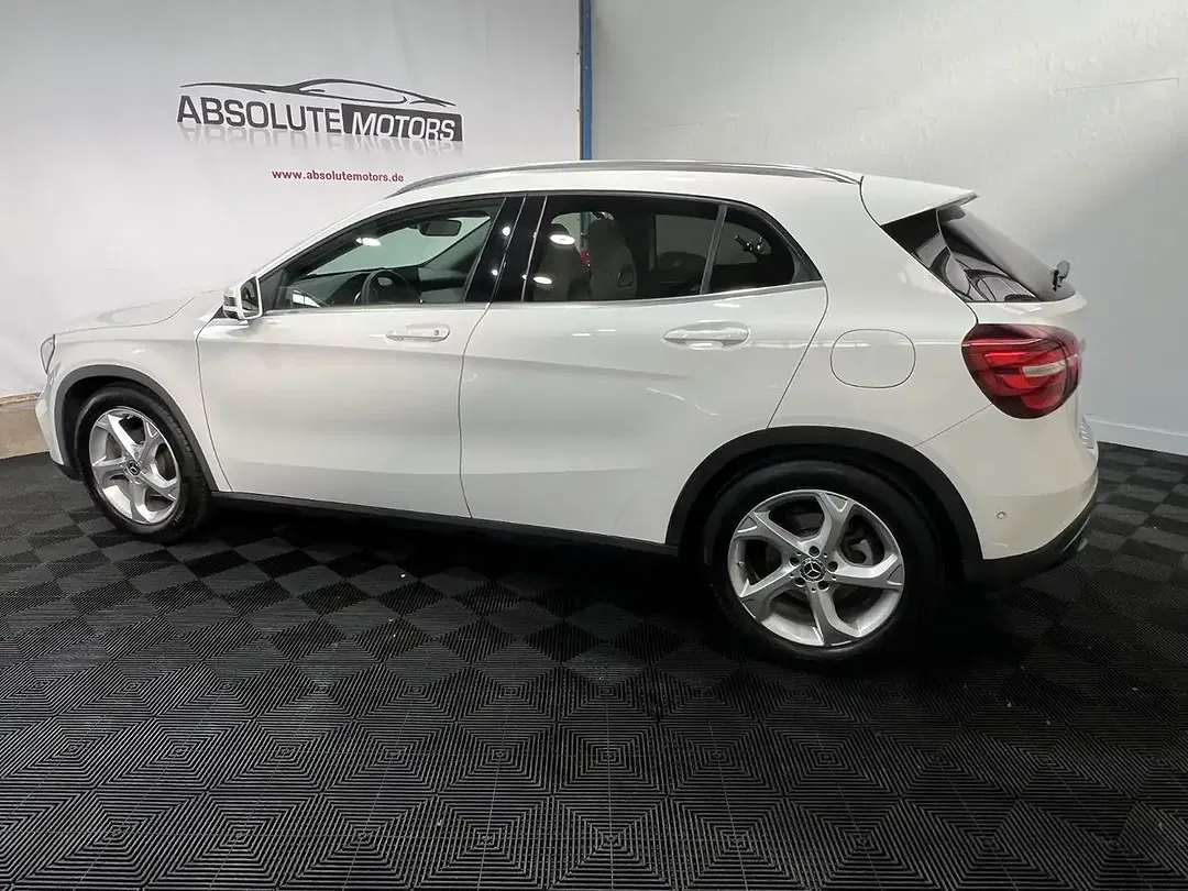 Mercedes-Benz GLA 180 - Thumbnail 5
