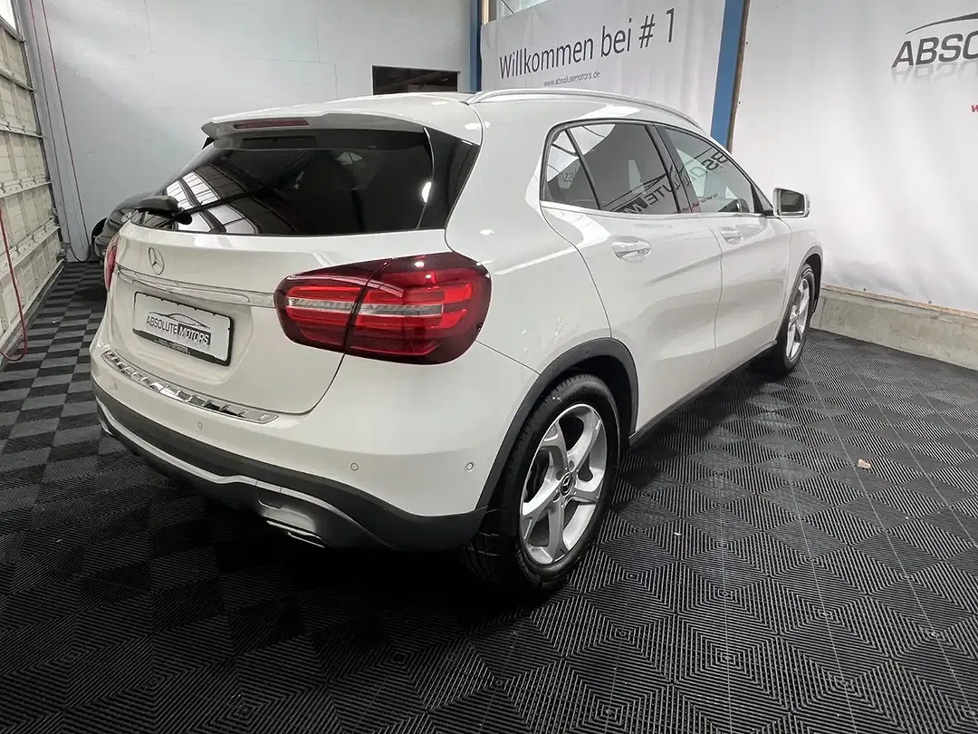 Mercedes-Benz GLA 180 - Thumbnail 7