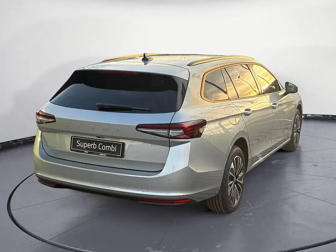 Skoda Superb - Thumbnail 6