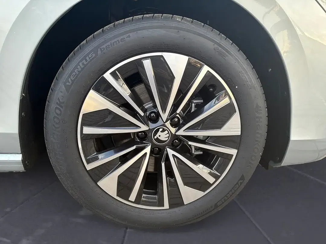 Skoda Superb - Thumbnail 9