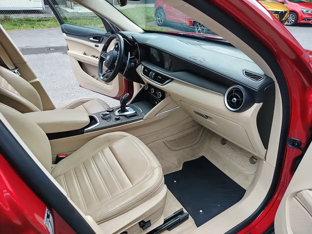 Alfa Romeo Stelvio - Thumbnail 13