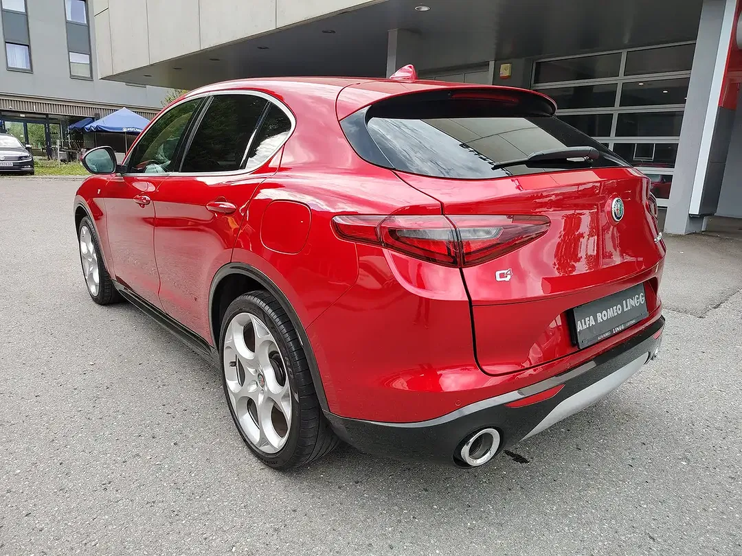 Alfa Romeo Stelvio - Thumbnail 3
