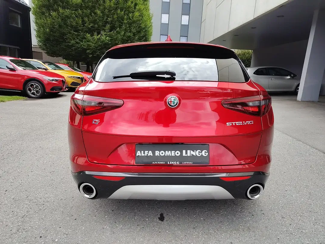 Alfa Romeo Stelvio - Thumbnail 4