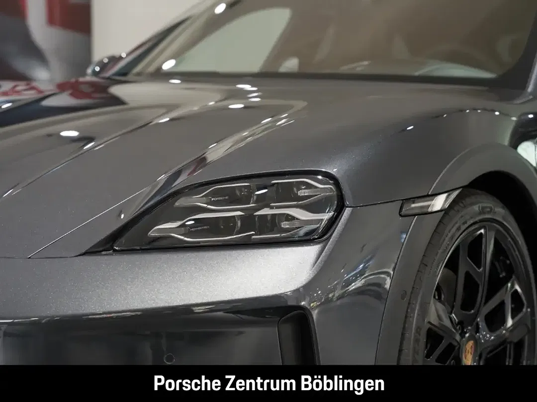 Porsche Taycan - Thumbnail 10