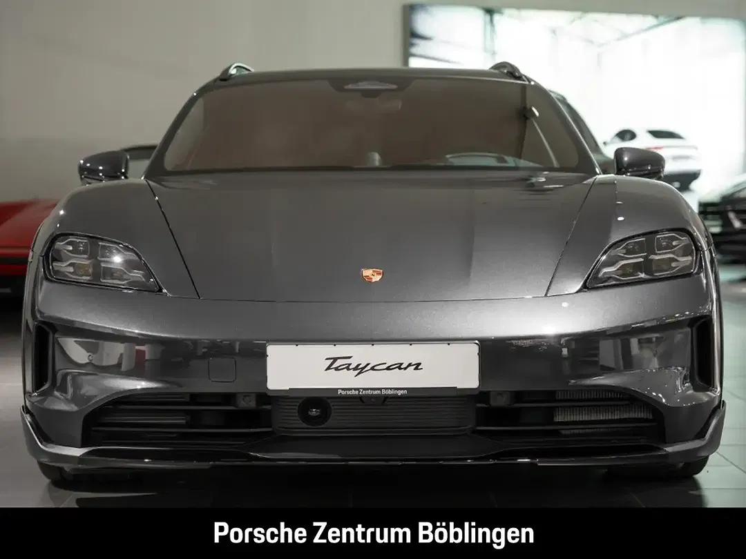 Porsche Taycan - Thumbnail 8